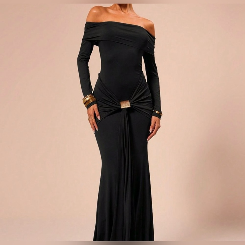 Black Women's Off Shoulder Long Sleeve Maxi Dress w/ Gold Accent NEW Retail $200